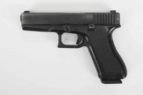 Used Glock 17 Gen II Police Trade In.   Comes with one 17 round magazine.